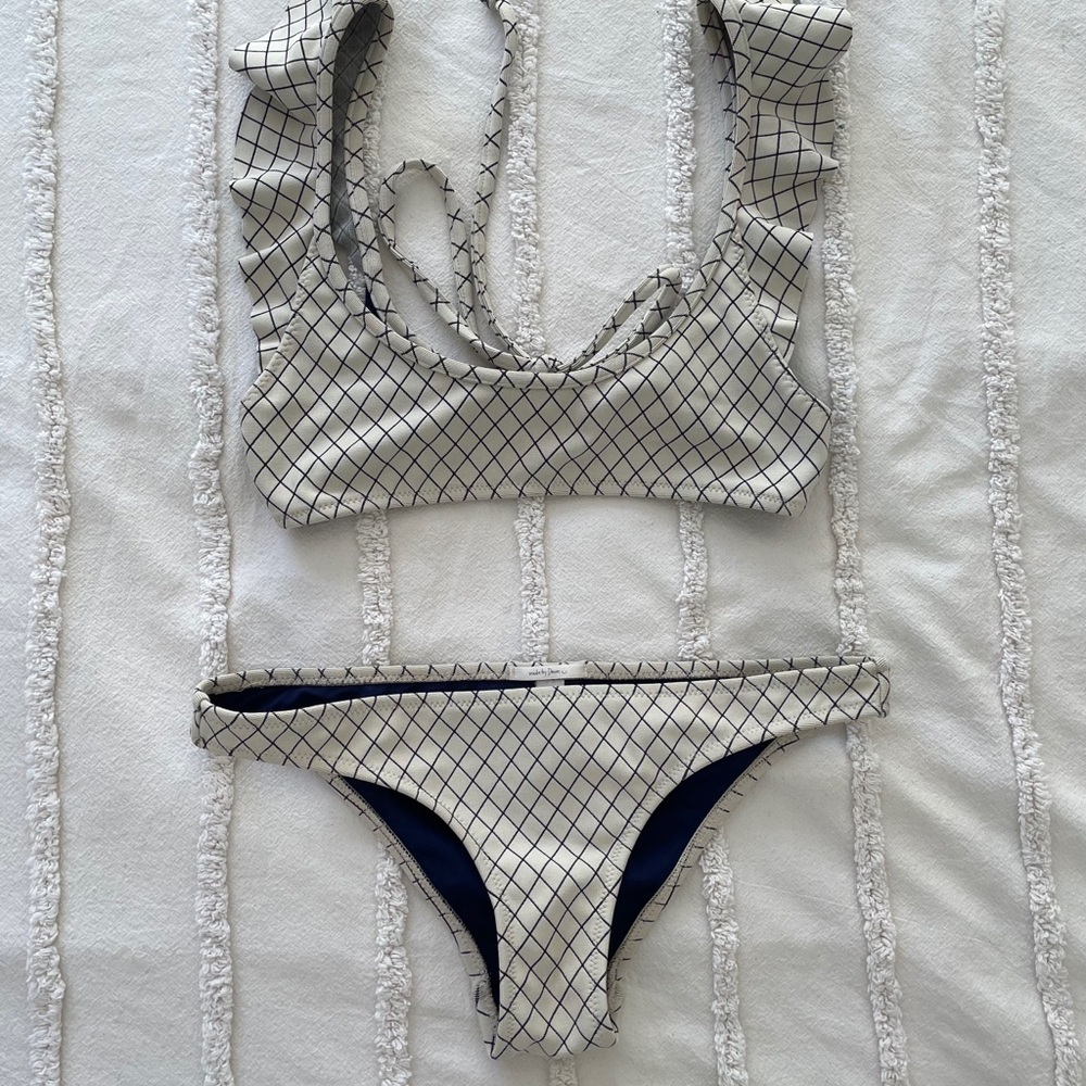 Local Santa Barbara swimwear artist “made by dawn”